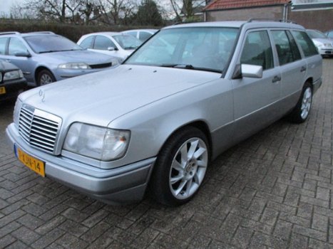 Mercedes-Benz E-klasse Combi - 250 D AIRCO TREKHAAK APK 1-2021 - 1