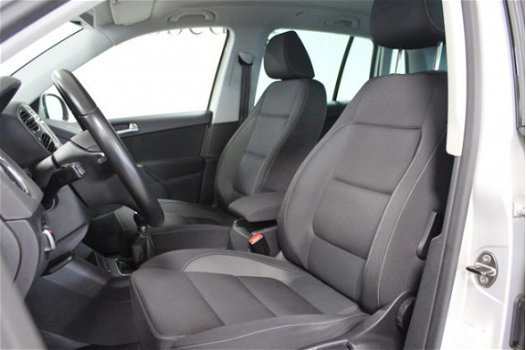 Volkswagen Tiguan - 1.4 TSI Sport&Style | Navi | Cruise | Telefoon | Parkassist - 1
