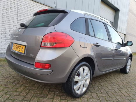 Renault Clio Estate - TCe 100 Night & Day INCLUSIEF RIJKLAARPAKKET TWV € 695, - 1