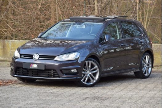 Volkswagen Golf - 1.4 TSI R-Line Pano Dodehoek Navi Xenon DSG7 - 1