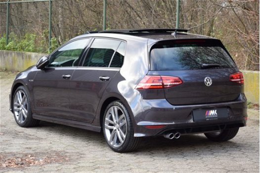 Volkswagen Golf - 1.4 TSI R-Line Pano Dodehoek Navi Xenon DSG7 - 1