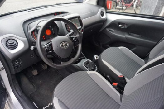 Toyota Aygo - 1.0 VVT-i x-play - 1