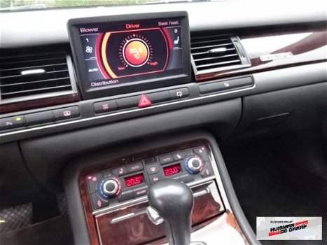 Audi A8 - 3.7 V8 Quattro Luchtvering Navi Leder Youngtimer NL Auto - 1