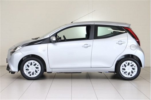 Toyota Aygo - 1.0 VVT-i x-play VOORRAAD VOORDEEL - 1