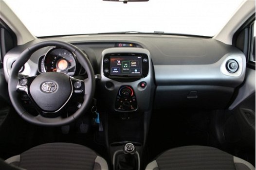 Toyota Aygo - 1.0 VVT-i x-play VOORRAAD VOORDEEL - 1