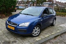 Ford Focus - 1.4-16V Trend PERFECT ONDERHOUDEN MET NIEUW DIST RIEM