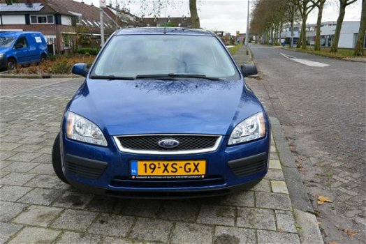 Ford Focus - 1.4-16V Trend PERFECT ONDERHOUDEN MET NIEUW DIST RIEM - 1