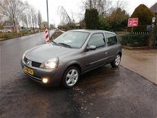 Renault Clio - 1.6-16V Privilège