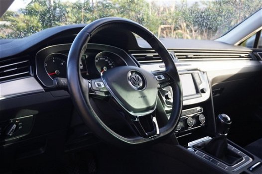 Volkswagen Passat - 1.6 TDI Highline LED - 1