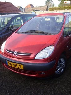 Citroën Xsara Picasso - 1.8i-16V Différence 2