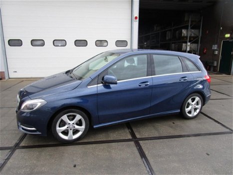 Mercedes-Benz B-klasse - 200 Ambition LEDER XENON DISTRONIC CRUISE CONRTOL - 1