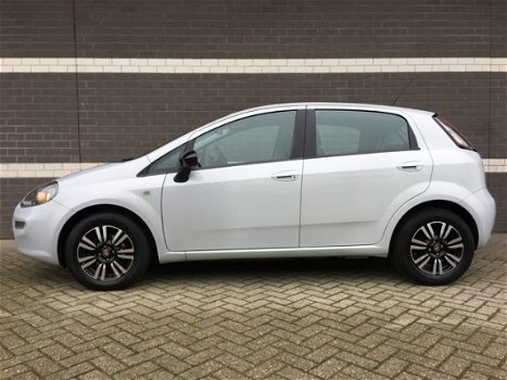 Fiat Punto - TWINAIR 5-DEURS AIRCO CENTRALE VERGRENDELING GUNSTIGE KM STAND LICHTMETALEN VELGEN RADI - 1