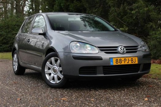 Volkswagen Golf - 1.6 FSI Trendline 5 deurs Airco 6-bak NAP - 1