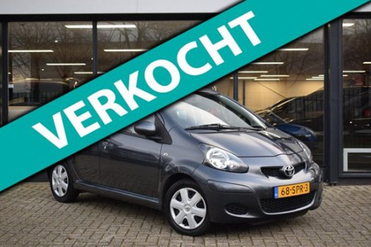 Toyota Aygo - 1.0-12V Comfort Navigator 68PK 5d 1e eig met navi, airco en radio cd speler - 1