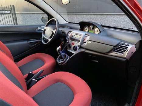 Lancia Y(psilon) - 1.4 Oro NWE APK/Airco/PANO/Elekt.ramen - 1