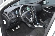 Volvo V40 - D4 190 Pk Business R-Design Camera Leder Clima