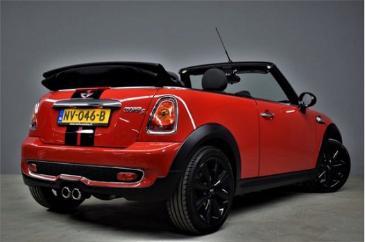 Mini Mini Cabrio - 1.6i 16V 174pk Cooper S Chili Xenon/Leer/Lmw/St.verw/111dkm - 1