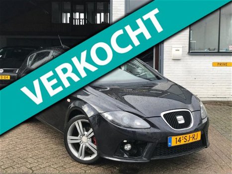 Seat Leon - 2.0 TDI Stylance AUT/ Cruise/ Schuifdak/ MFC/ NAP - 1