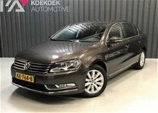 Volkswagen Passat - 2.0 BlueTDI 140pk Comfortline Trekhaak Stoelverwarming Navi Cruise-control Clima