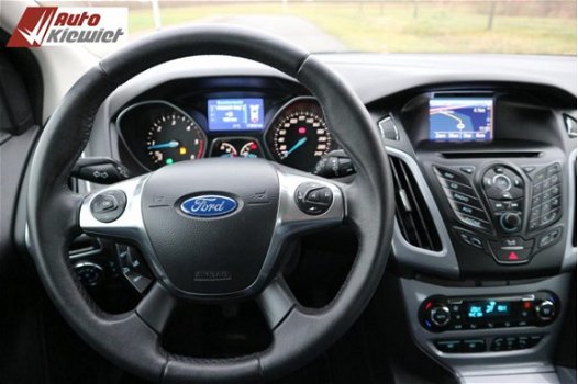 Ford Focus Wagon - 1.6 TDCI Titanium Navigatie|PDC|Climate - 1