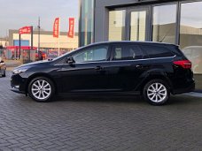 Ford Focus Wagon - 1.0 Ecoboost 125 PK Titanium | Navigatie | Stoel-, Stuurwiel- en Voorruitverwarmi