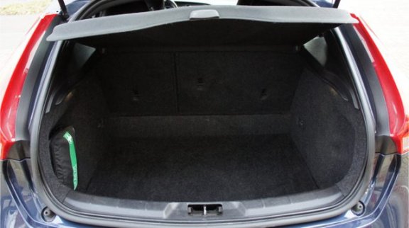 Volvo V40 - 1.6 D2 R-Design | Leder interieur | Navigatie | Xenon | Led - 1