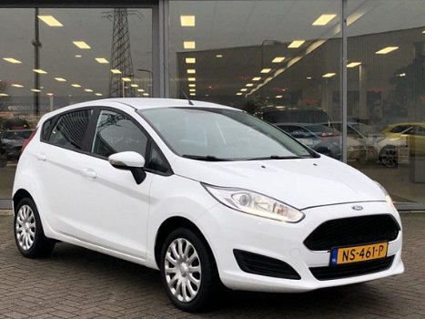 Ford Fiesta - 1.0-65PK Style Essential Navigatie | Airconditioning | Telefoon | USB | - 1