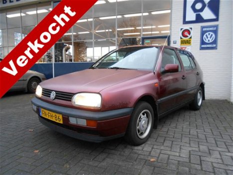 Volkswagen Golf - 1.8 GL Nieuwe APK / Trekhaak / 5-deurs / CV / Stuurbekr - 1