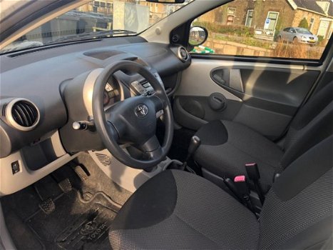 Toyota Aygo - 1.0-12V Comfort 2010 - 1