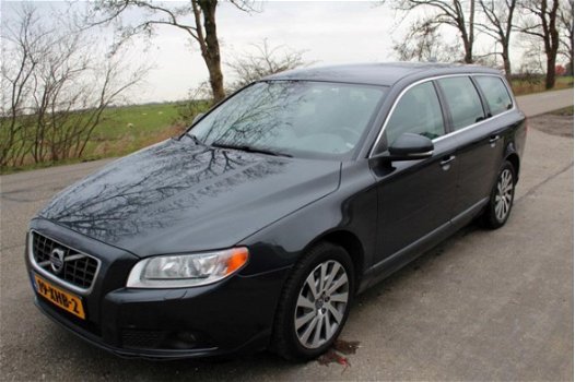 Volvo V70 - 2.0 D3 Limited Edition // LEER / NAVIGATIE / XENON // - 1