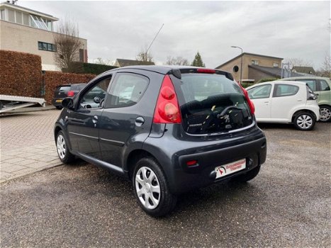 Peugeot 107 - 1.0-12V XS AIRCO 5 DEURS METAAL KLEUR NIEUWE APK TOERENTELLER - 1