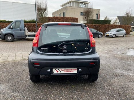 Peugeot 107 - 1.0-12V XS AIRCO 5 DEURS METAAL KLEUR NIEUWE APK TOERENTELLER - 1