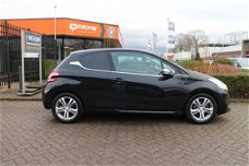 Peugeot 208 - 1.6 VTi Allure NAVI & CRUISE CONTROL