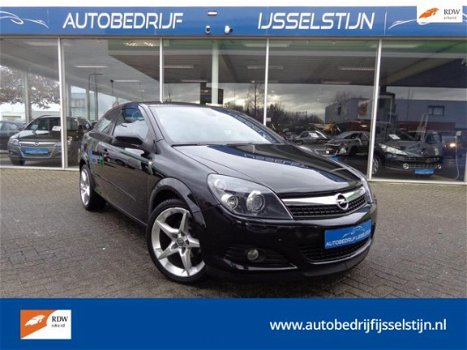 Opel Astra GTC - 1.8 Cosmo / Navigatie / Airco / Cruise Control - 1