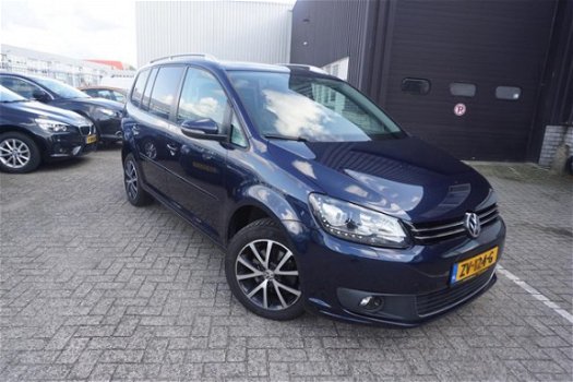 Volkswagen Touran - 1.2 TSI Highline Panoramadak, Bi Xenon, 7p - 1