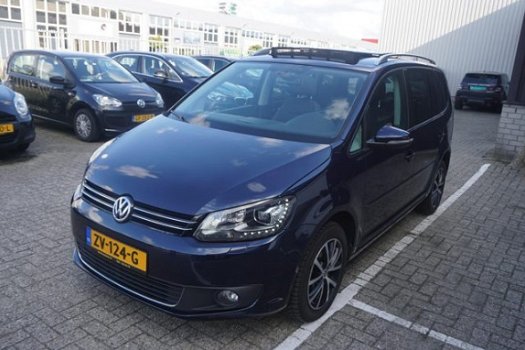 Volkswagen Touran - 1.2 TSI Highline Panoramadak, Bi Xenon, 7p - 1