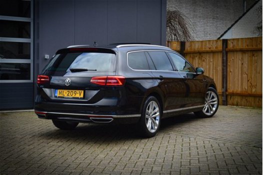 Volkswagen Passat Variant - 1.4T GTE Highline Panorama/18inch/LED 1e Eigenaar - 1