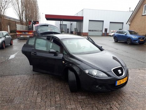 Seat Leon - 2.0 FSI Stylance 2 E EIGENAAR / km 135000 NAP/NIEUWE APK 24-12-2020 /AIRCO/INRUIL MOG - 1