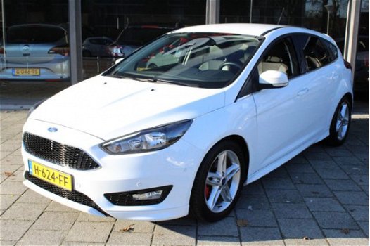 Ford Focus - 1.5 ST-Line 150PK // NAVI // CLIMATE // LMV - 1