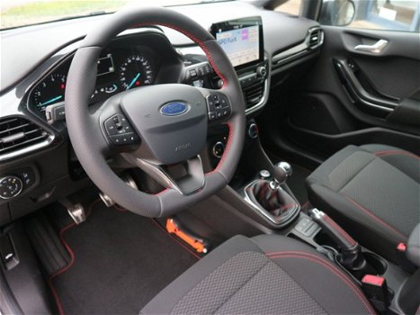 Ford Fiesta - 100 pk ST-Line met €3.895, - Crum korting - 1