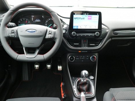 Ford Fiesta - 100 pk ST-Line met €3.895, - Crum korting - 1