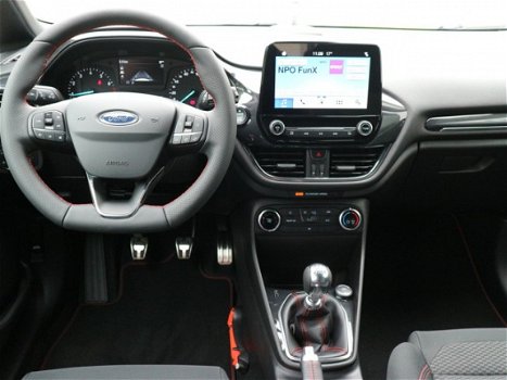 Ford Fiesta - 100 pk ST-Line met €3.895, - Crum korting - 1