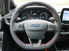 Ford Fiesta - 100 pk ST-Line met €3.895, - Crum korting