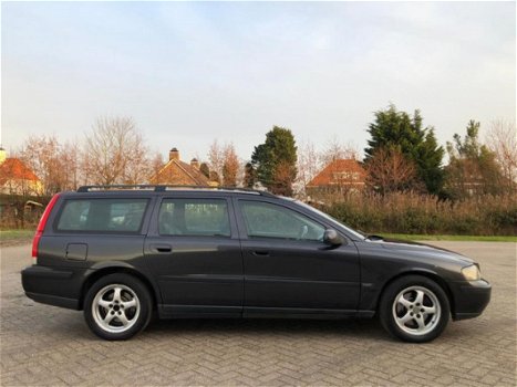 Volvo V70 - 2.4 Comfort Line - 1