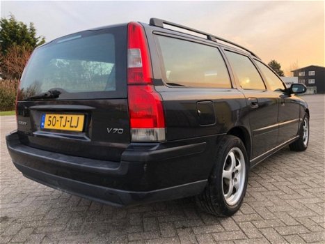 Volvo V70 - 2.4 Comfort Line - 1