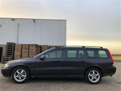 Volvo V70 - 2.4 Comfort Line - 1