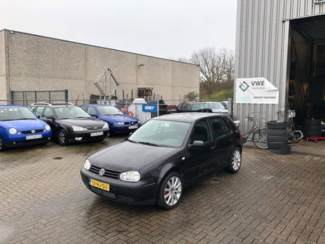 Volkswagen Golf - 1.4-16V Master Edition 17” LM Velgen Nieuwe APK Rode Remklauwen - 1