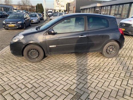 Renault Clio - 1.5 dCi Authentique - 1