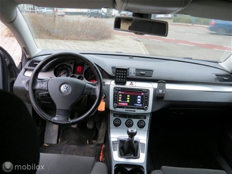 Volkswagen Passat - 2.0 TDI Sportline NAVI 17'' LMV - 1