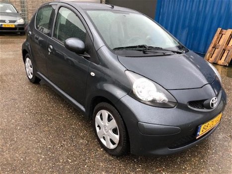 Toyota Aygo - 1.0-12V + Airco, Elek ramen, Radio cd speler, stuurbekrachtiging - 1